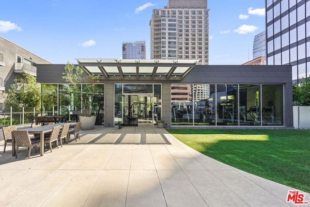 $1,095,000 | 901 Flower Street, Unit 700, Los Angeles, CA 90015