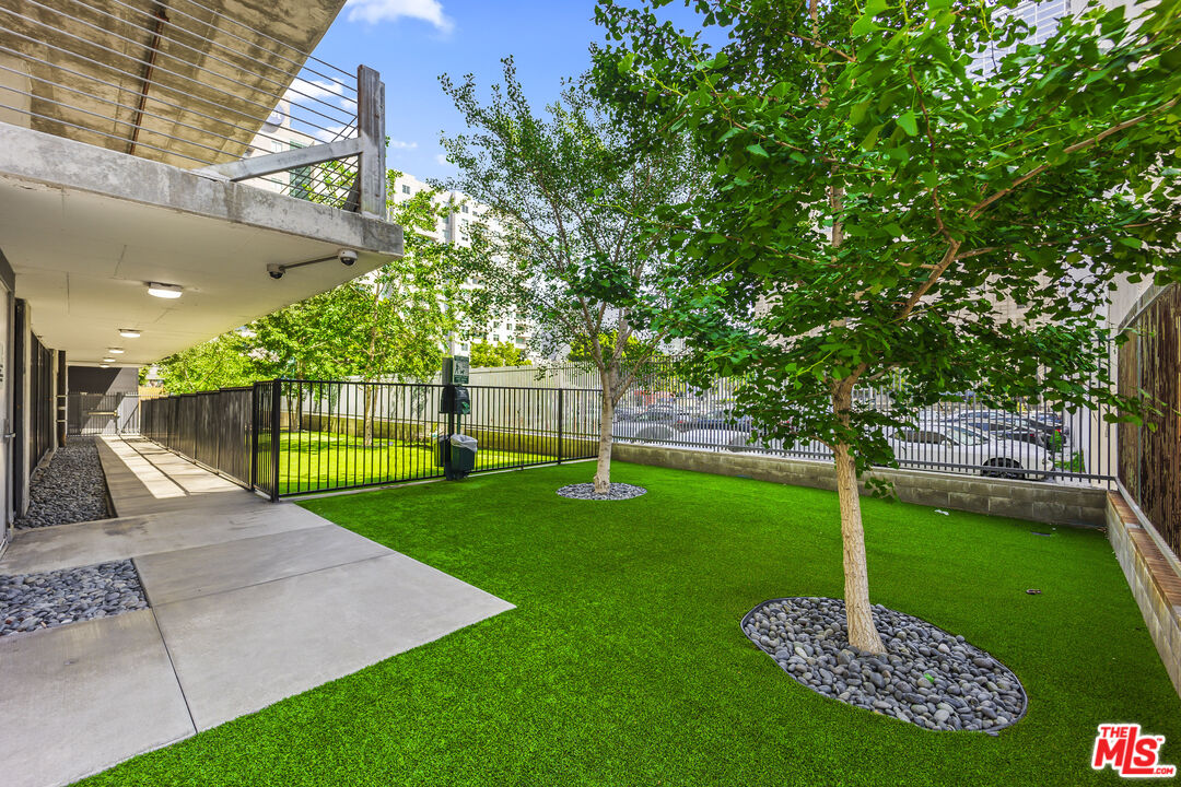 901 Flower Street, Unit 700 Los Angeles, CA 90015 - Photo 47 of 55