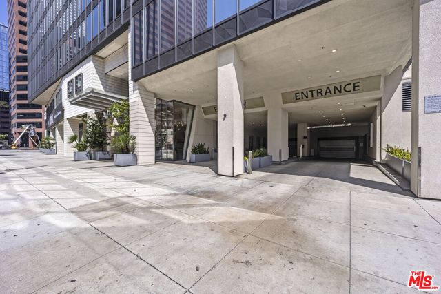 $1,095,000 | 901 Flower Street, Unit 700, Los Angeles, CA 90015