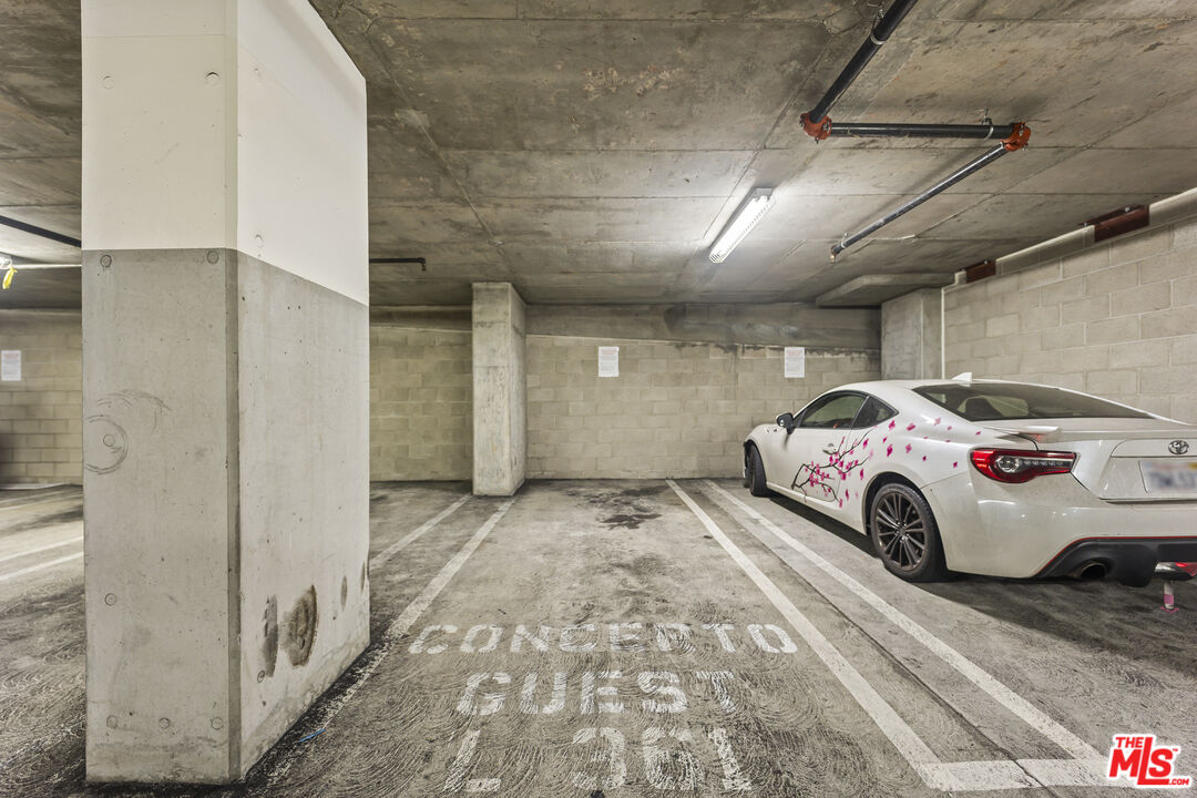901 Flower Street, Unit 700 Los Angeles, CA 90015 - Photo 55 of 55 a view of car garage