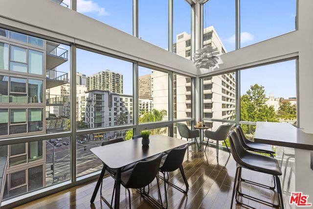$1,095,000 | 901 Flower Street, Unit 700, Los Angeles, CA 90015