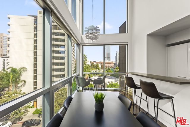 $1,095,000 | 901 Flower Street, Unit 700, Los Angeles, CA 90015