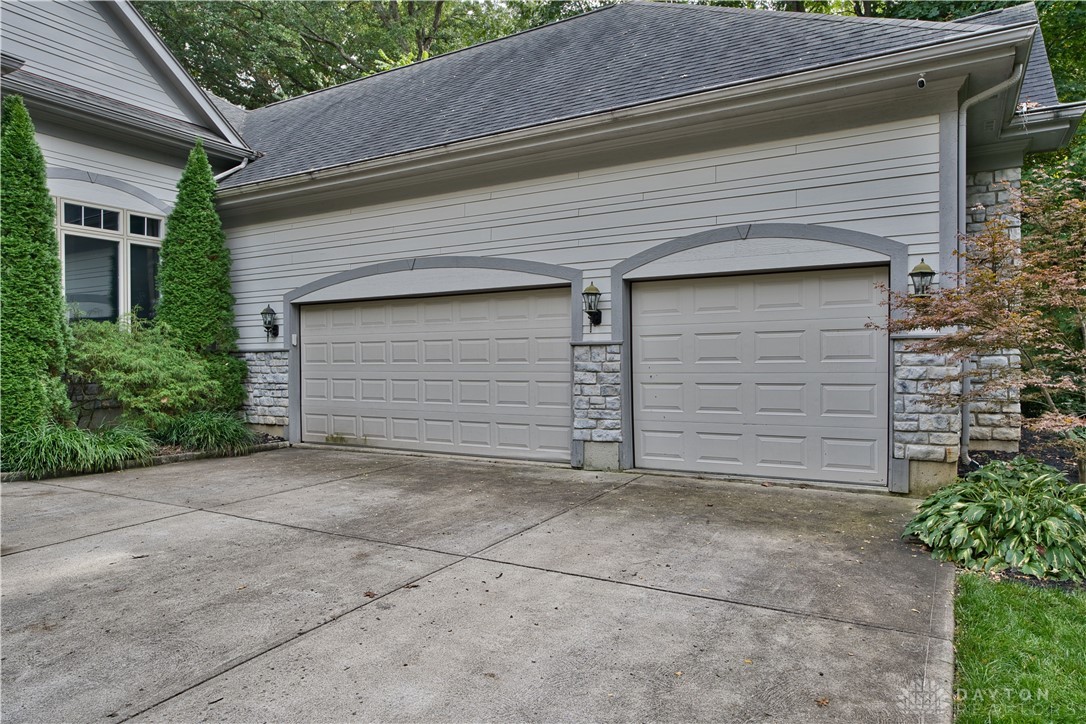 392 Darst Road Beavercreek, OH 45440 - Photo 4 of 82