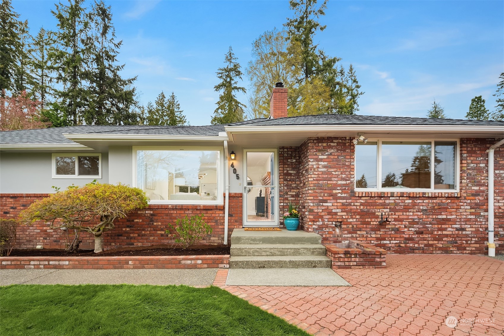 405 240th Street Southwest Bothell, WA 98021 - Photo 36 of 37 front view of a house with a yard