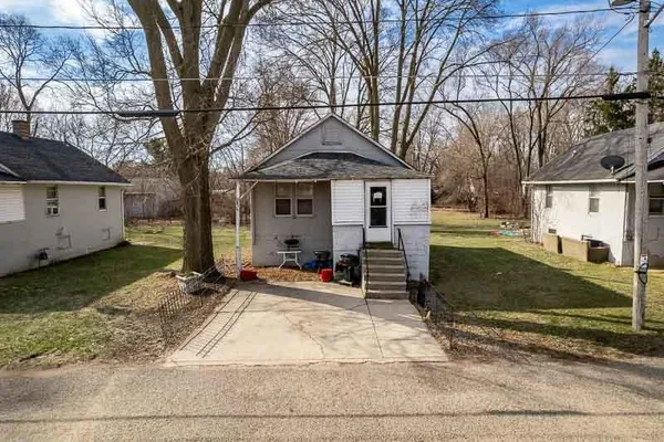 $499,000 | 826-850 Sharpes Court, Beloit, WI 53511