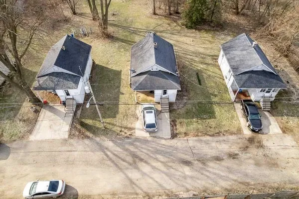 $499,000 | 826-850 Sharpes Court, Beloit, WI 53511