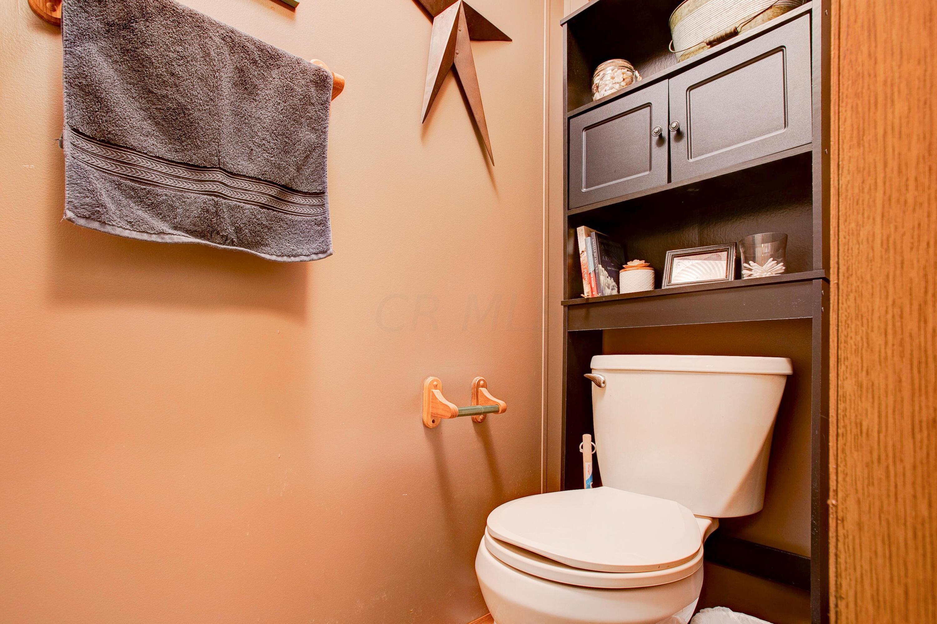 4711 Walnut Road, Unit L26 Buckeye Lake, OH 43008 - Photo 9 of 22 Owner's sweet bath