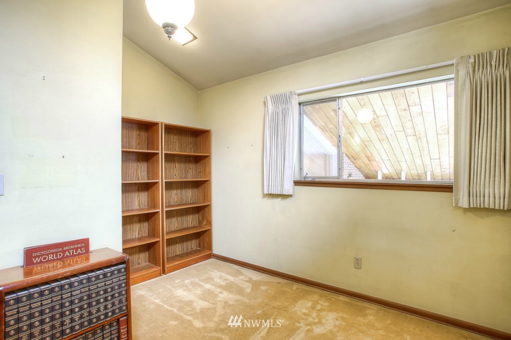 254 Seneca Avenue Northwest Renton, WA 98057 - Photo 12 of 15 Gallery Image 12