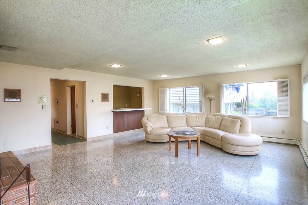 254 Seneca Avenue Northwest Renton, WA 98057 - Photo 5 of 15 Gallery Image 5