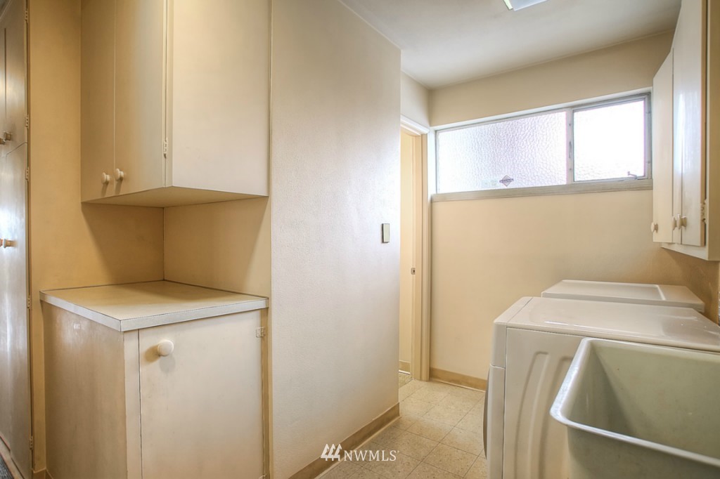 254 Seneca Avenue Northwest Renton, WA 98057 - Photo 6 of 15 Gallery Image 6
