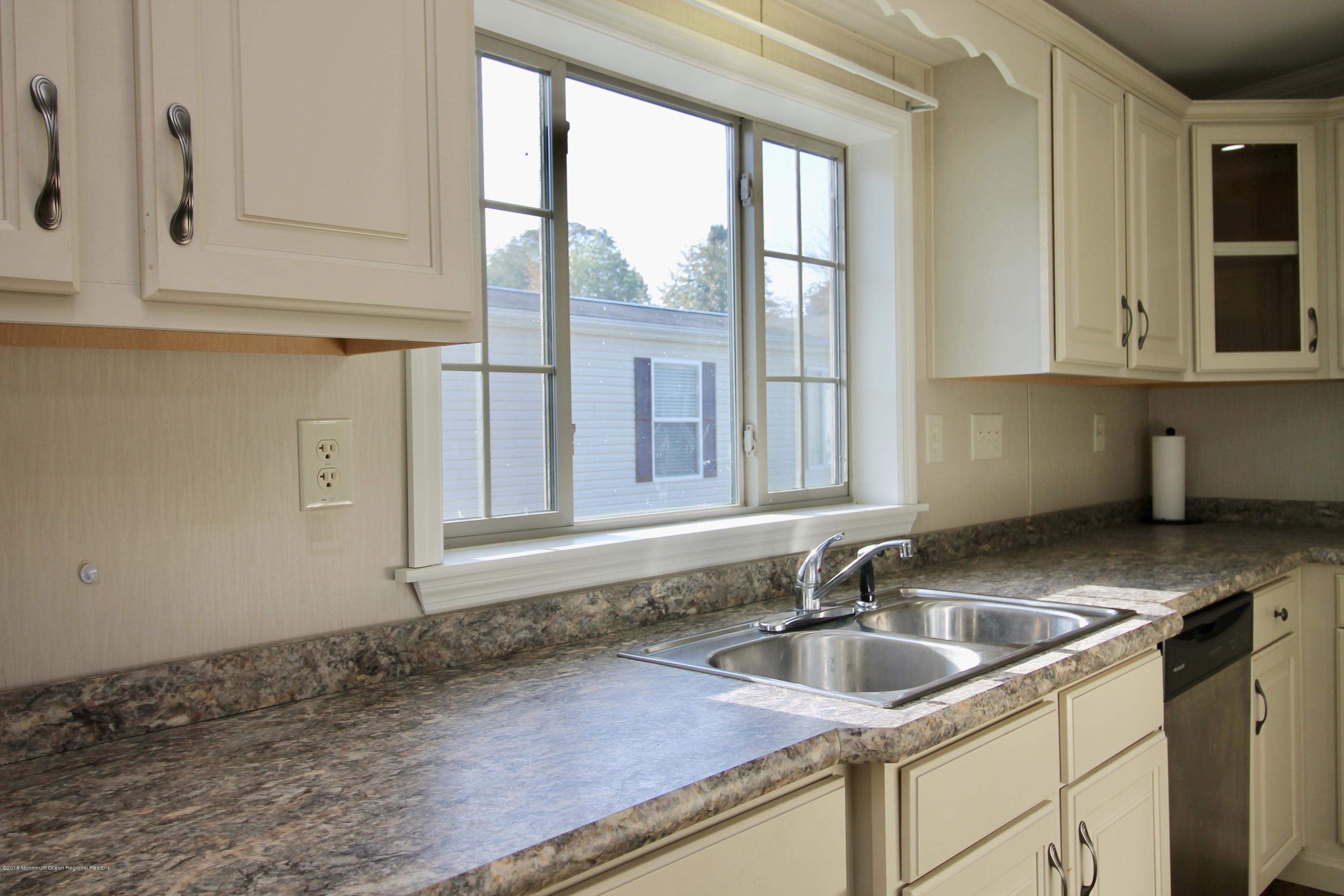 24 Brookside Way Freehold, NJ 07728 - Photo 14 of 28 fullsizeoutput_241e
