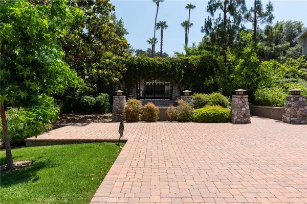 $928,000 | 1709 North Fair Oaks Avenue, Unit 118, Pasadena, CA 91103