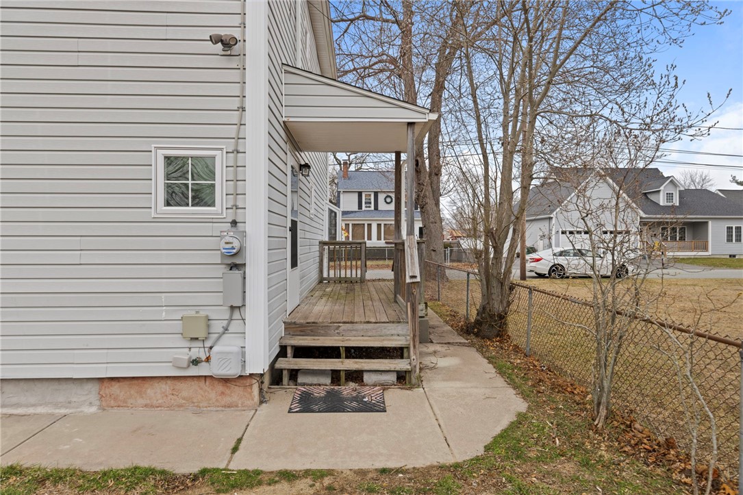 52 Blake Street Warwick, RI 02889 - Photo 4 of 19