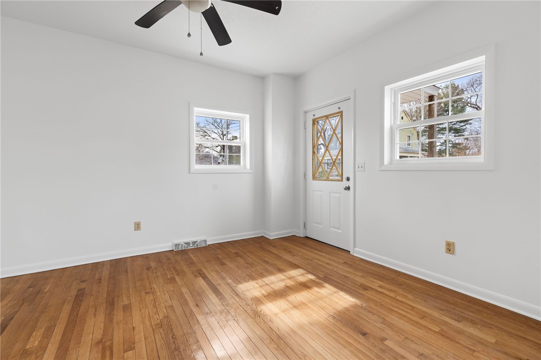 52 Blake Street Warwick, RI 02889 - Photo 5 of 19