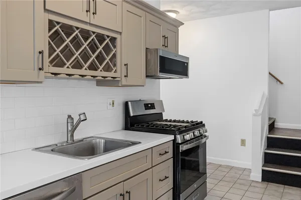 $465,000 | 52 Blake Street, Warwick, RI 02889