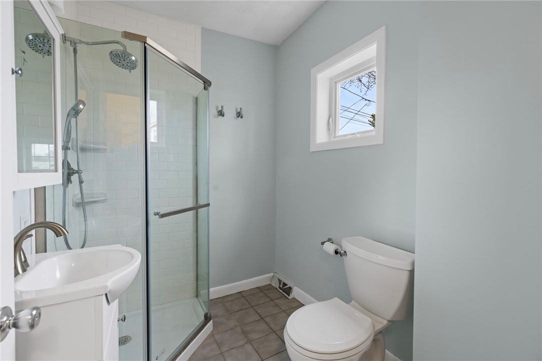 52 Blake Street Warwick, RI 02889 - Photo 9 of 19