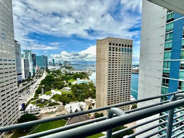 $2,950 | 325 South Biscayne Boulevard, Unit 2924, Miami, FL 33131