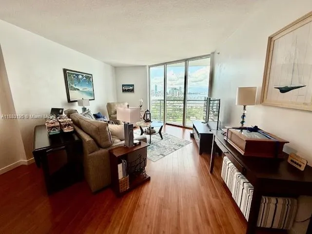 $2,950 | 325 South Biscayne Boulevard, Unit 2924, Miami, FL 33131
