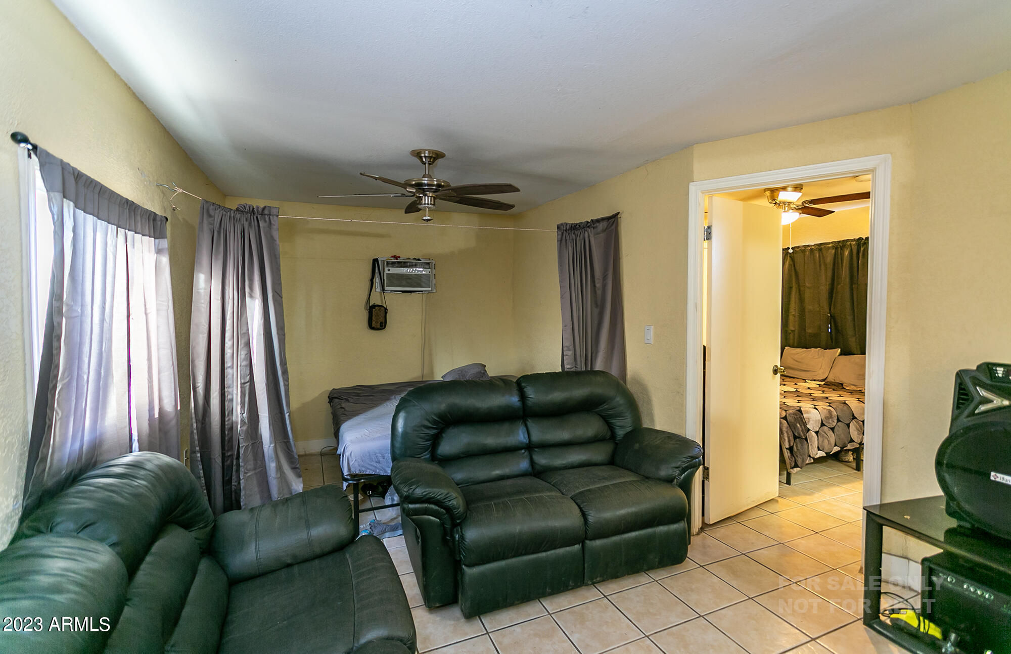 2911 West Almeria Road Phoenix, AZ 85009 - Photo 12 of 17