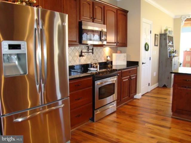 127 Bittern Drive Gettysburg, PA 17325 - Photo 13 of 30 Gourmet Kitchen Has Antique Oak Hardwood Flooring