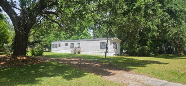 $1,200 | 211 Hayden Street, Walterboro, SC 29488