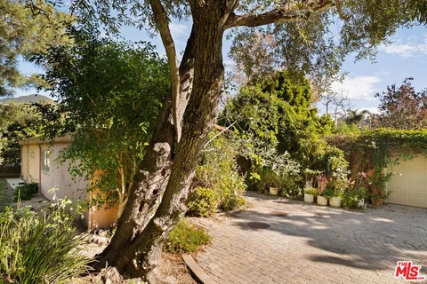 $1,650,000 | 5863 Bonsall Drive, Malibu, CA 90265