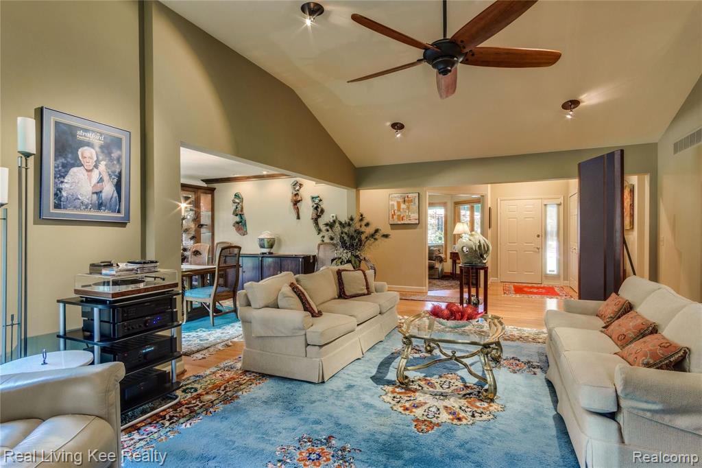 936 Pine Trail Drive Rochester Hills, MI 48307 - Photo 21 of 37