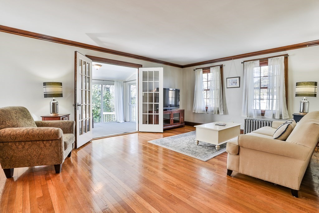 1272 Brook Road Milton, MA 02186 - Photo 8 of 38 Gallery Image 8