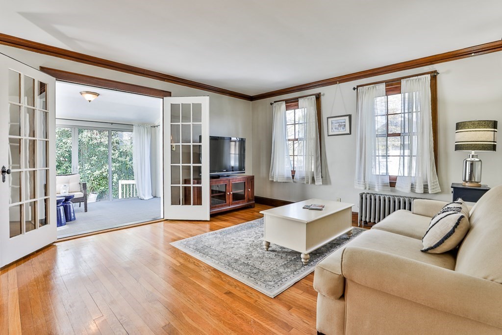 1272 Brook Road Milton, MA 02186 - Photo 9 of 38 Gallery Image 9