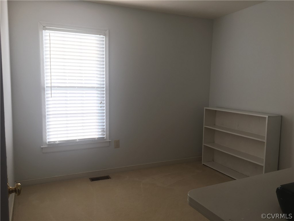 5501 Chatmoss Road Midlothian, VA 23112 - Photo 14 of 29 a room with a window