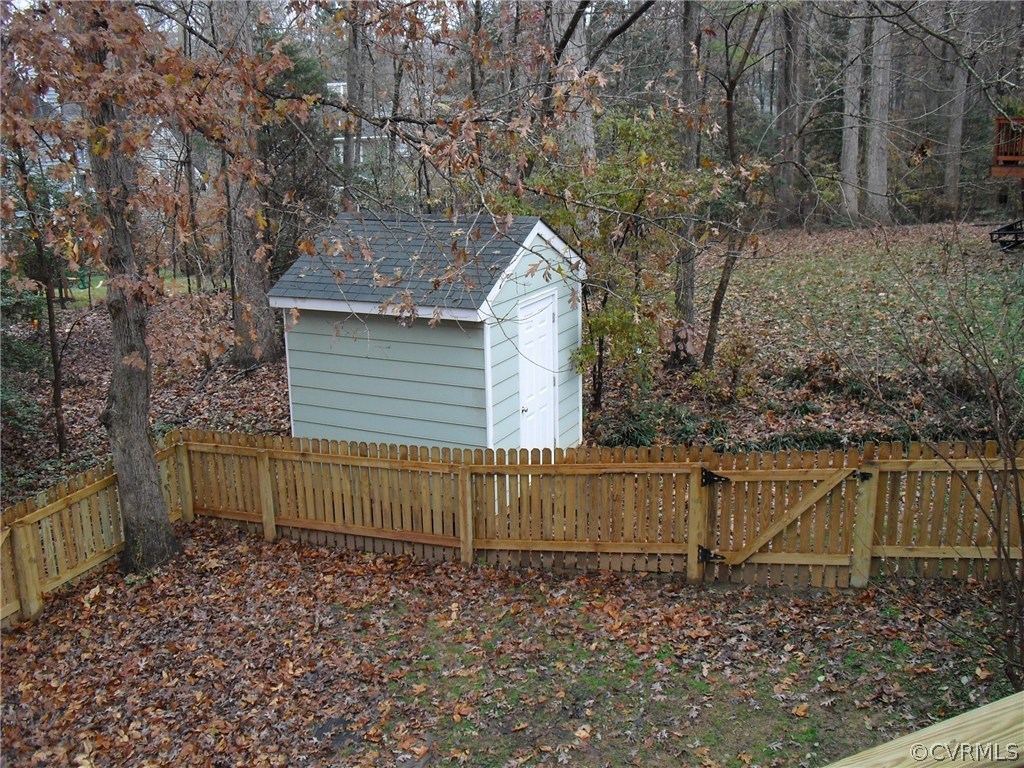 5501 Chatmoss Road Midlothian, VA 23112 - Photo 22 of 29 a view of a backyard