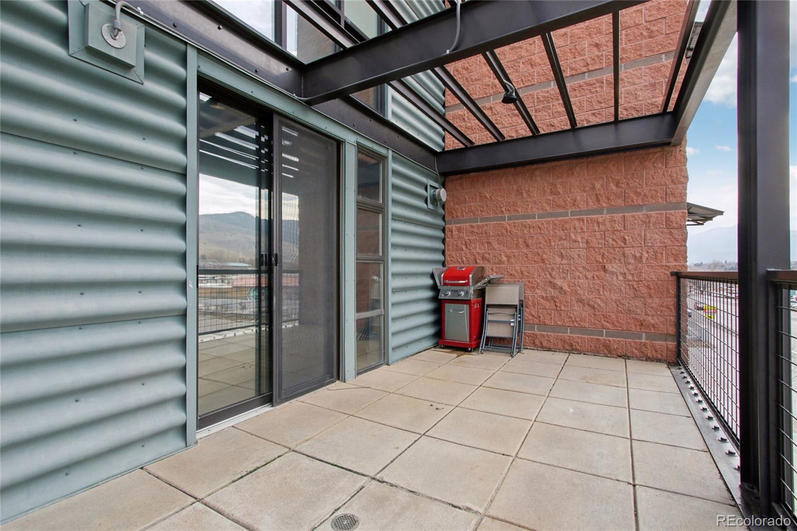 4520 Broadway, Unit 208 Boulder, CO 80304 - Photo 22 of 39 a view of an empty room with a window