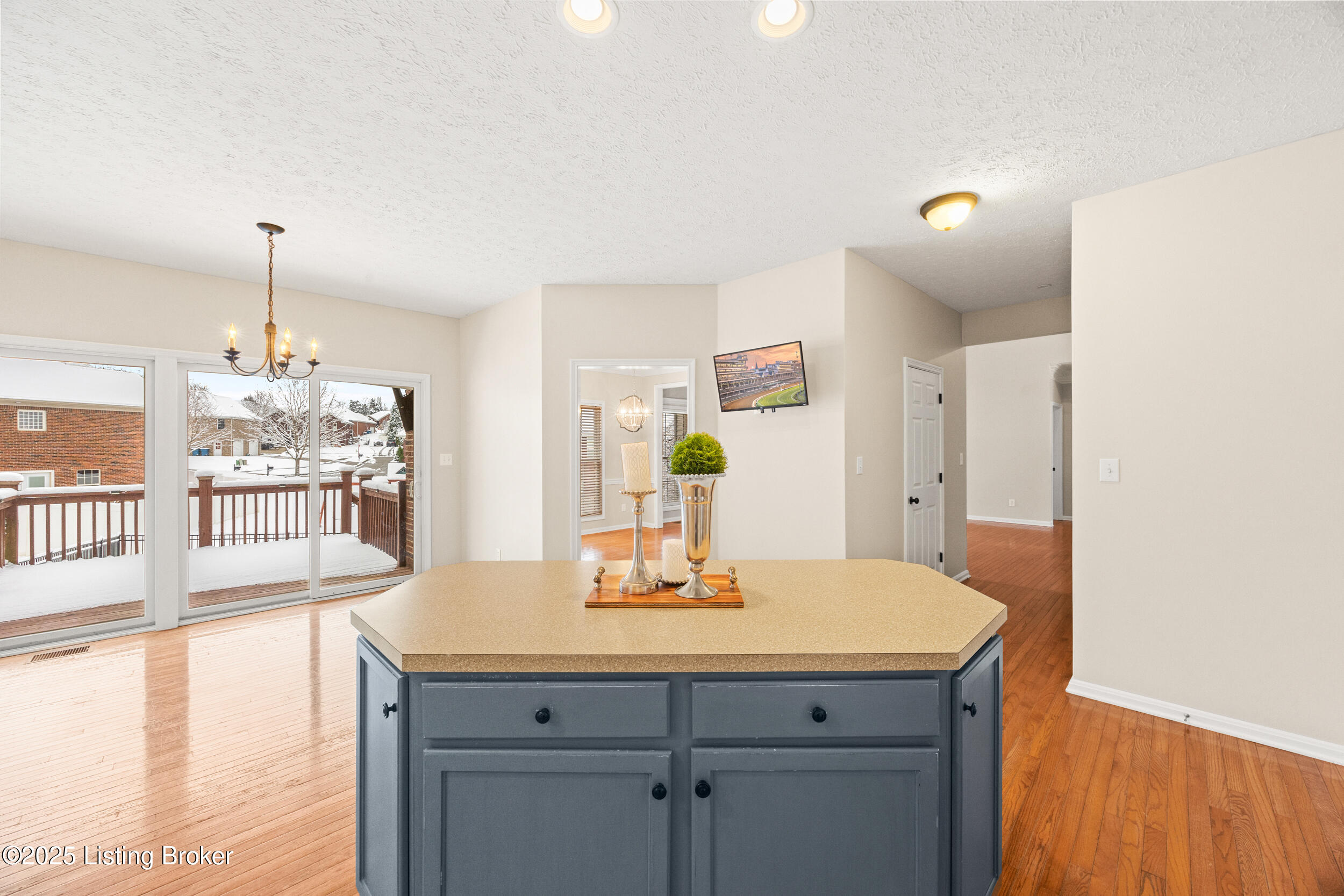 6521 Keeling Place Road Louisville, KY 40291 - Photo 13 of 59 16