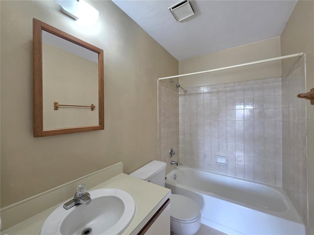2300 Southwest 43rd Street, Unit M1 Gainesville, FL 32607 - Photo 15 of 23 Gallery Image 15
