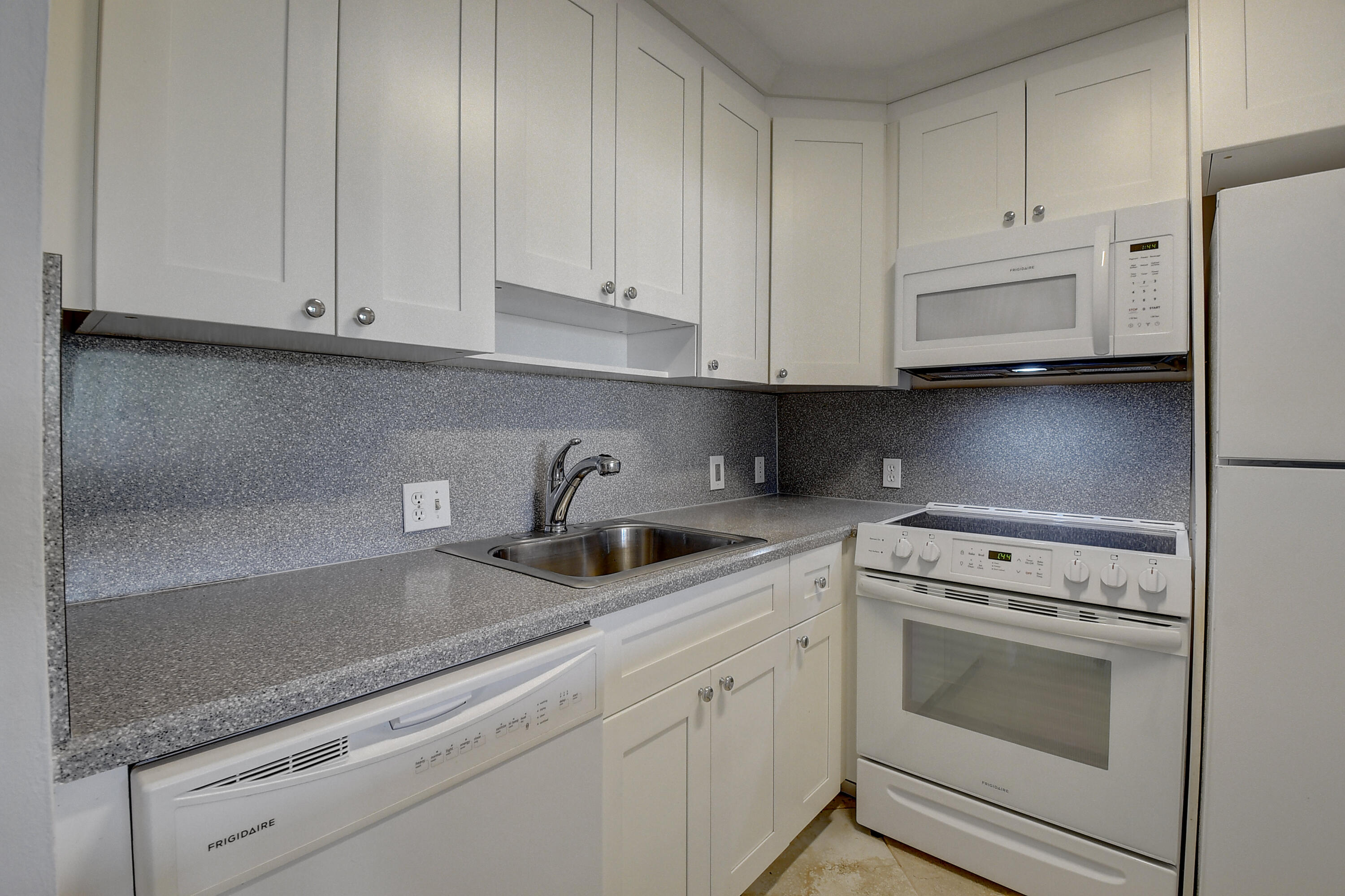 261 Preston Way, Unit G Boca Raton, FL 33434 - Photo 2 of 46 Move-in Ready!