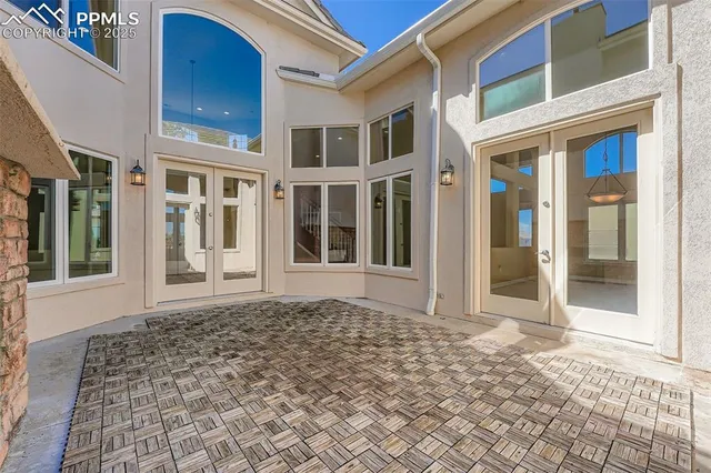 $1,000,000 | 7317 South Valdai Circle, Aurora, CO 80016