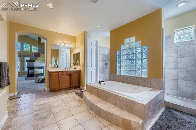 $1,000,000 | 7317 South Valdai Circle, Aurora, CO 80016