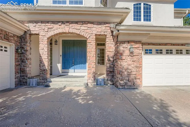 $1,000,000 | 7317 South Valdai Circle, Aurora, CO 80016