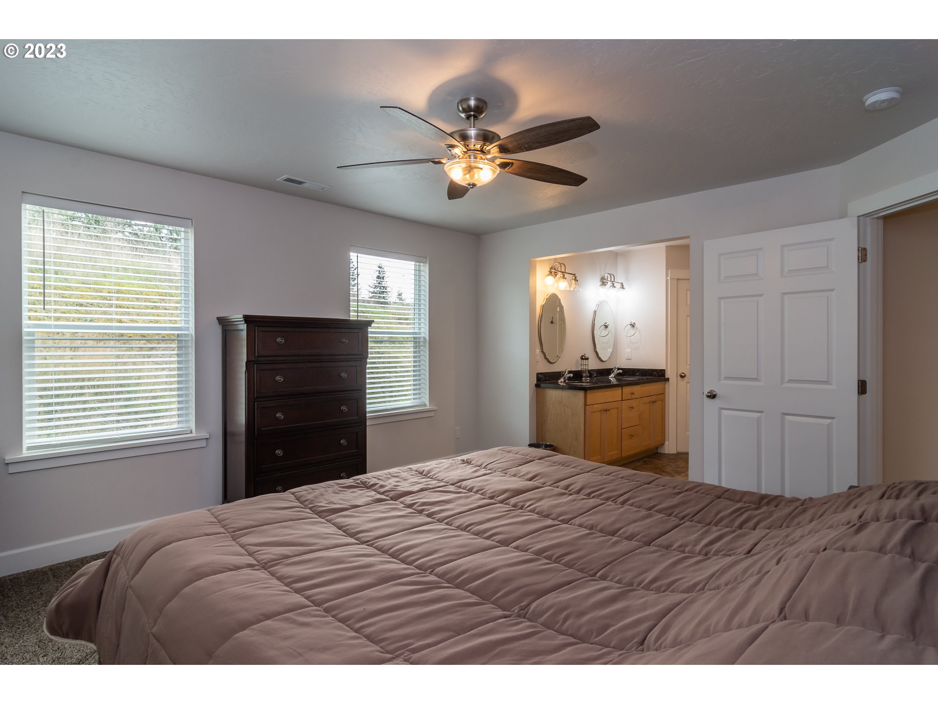 602 Wildcat Canyon Road Sutherlin, OR 97479 - Photo 15 of 32 Owner's Suite Bedroom
