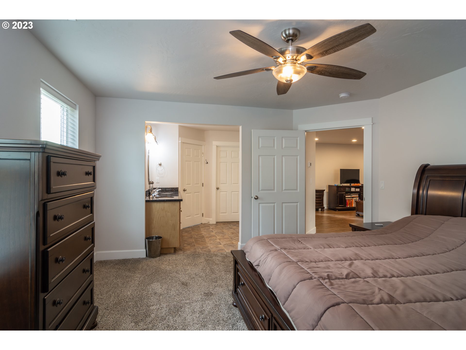 602 Wildcat Canyon Road Sutherlin, OR 97479 - Photo 16 of 32 Owner's Suite Bedroom