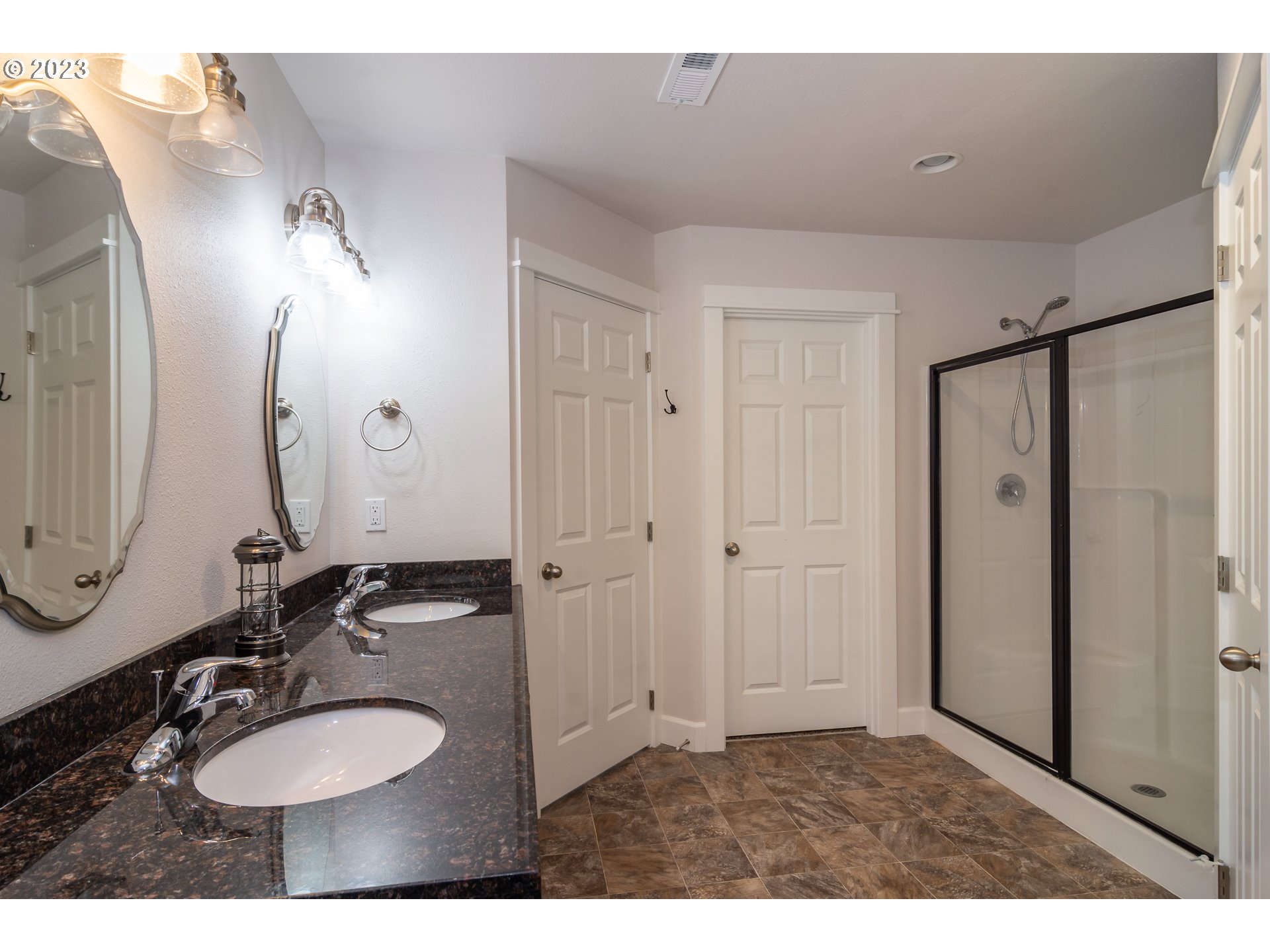 602 Wildcat Canyon Road Sutherlin, OR 97479 - Photo 17 of 32 Owner's Suite Bathroom