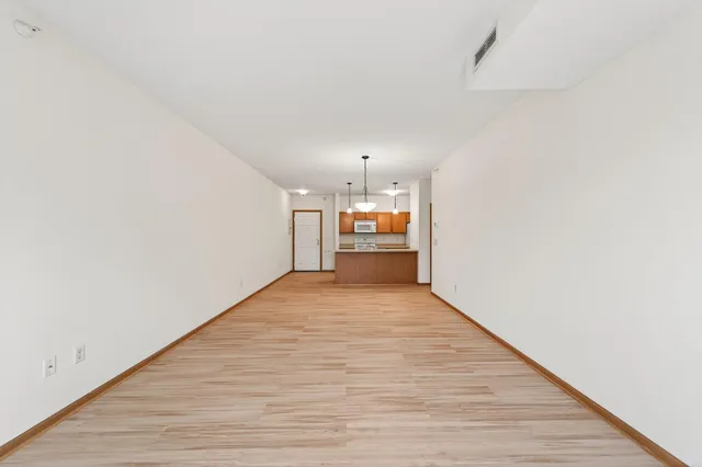 $185,000 | 1776 Maryland Avenue East, Unit 100, St. Paul, MN 55106