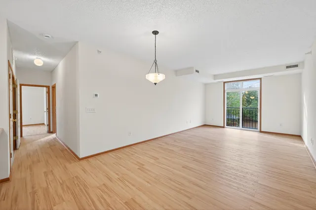 $185,000 | 1776 Maryland Avenue East, Unit 100, St. Paul, MN 55106