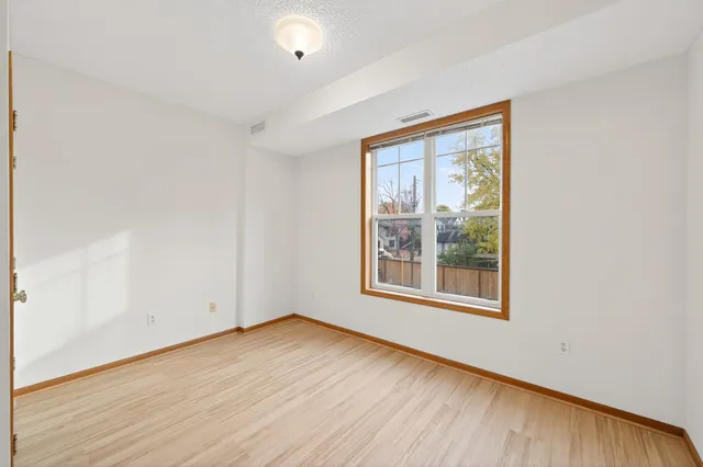 $185,000 | 1776 Maryland Avenue East, Unit 100, St. Paul, MN 55106