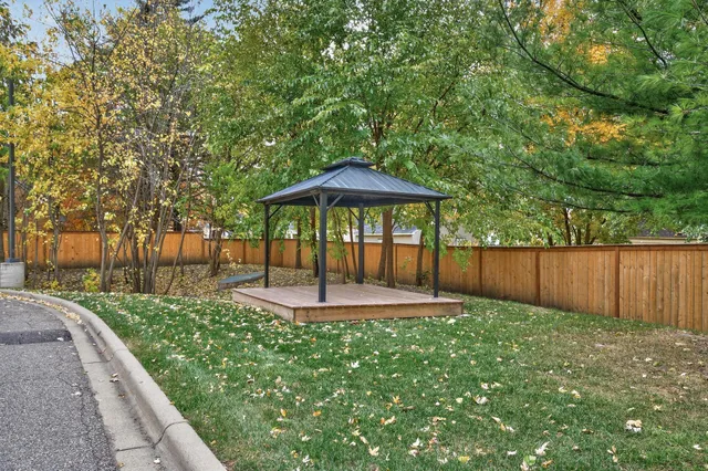 $185,000 | 1776 Maryland Avenue East, Unit 100, St. Paul, MN 55106