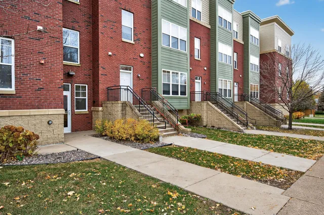 $185,000 | 1776 Maryland Avenue East, Unit 100, St. Paul, MN 55106