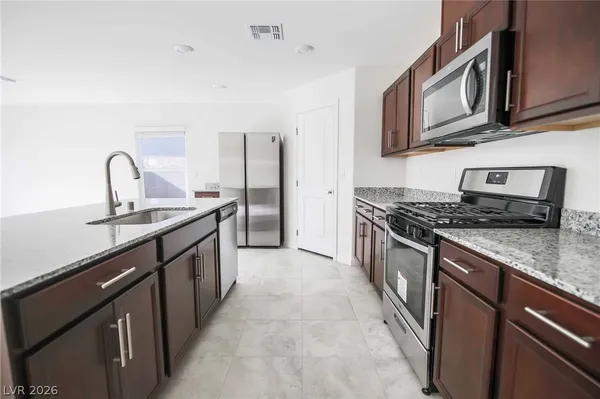 $2,700 | 7087 Baza Avenue, Las Vegas, NV 89113