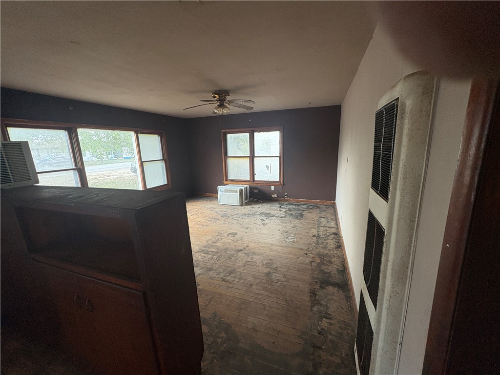 104 Charles Street George West, TX 78022 - Photo 5 of 24