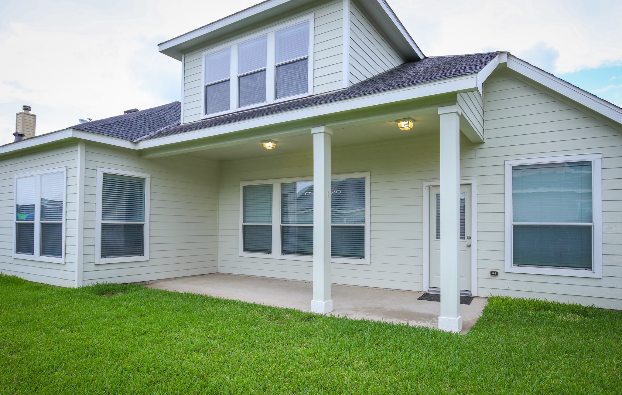 8802 Rocky Knoll Lane Rosenberg, TX 77469 - Photo 38 of 43 Spacious covered porch approx. 23X11 has lots potential; BBQ, pets house cages, even outdoor kitchen...