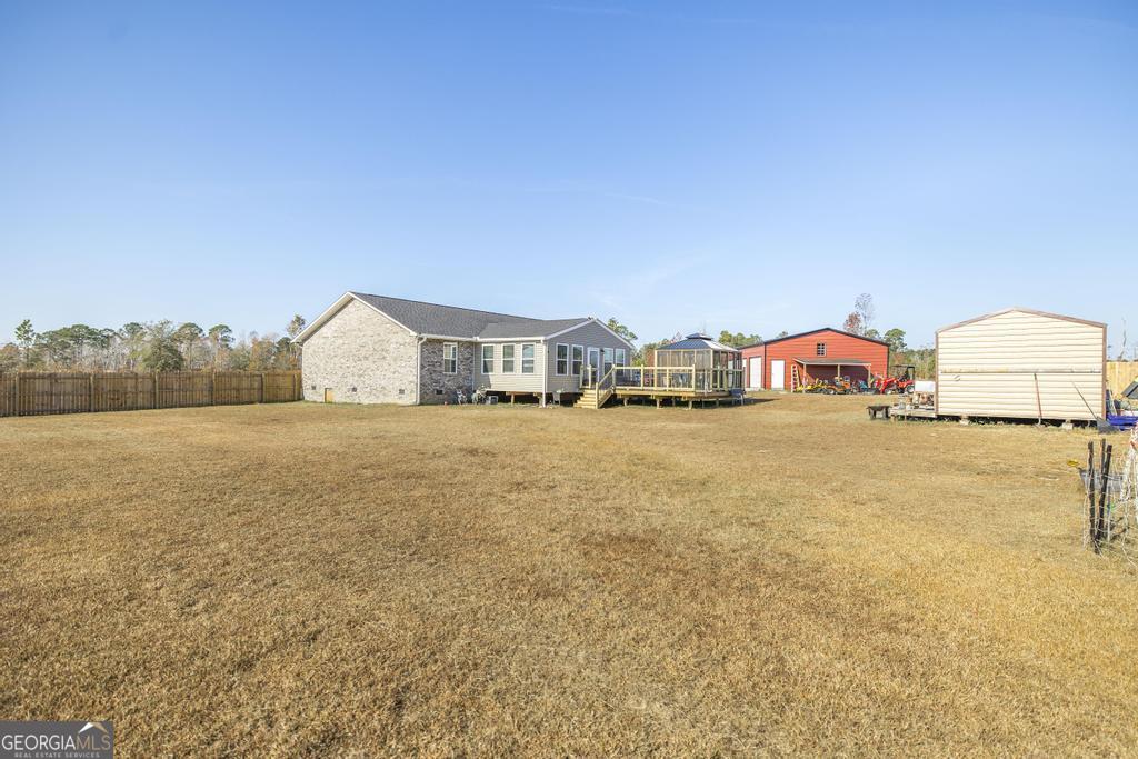 177 Lovett Scott Road Adrian, GA 31002 - Photo 29 of 37 a view of cabinet and ocean view
